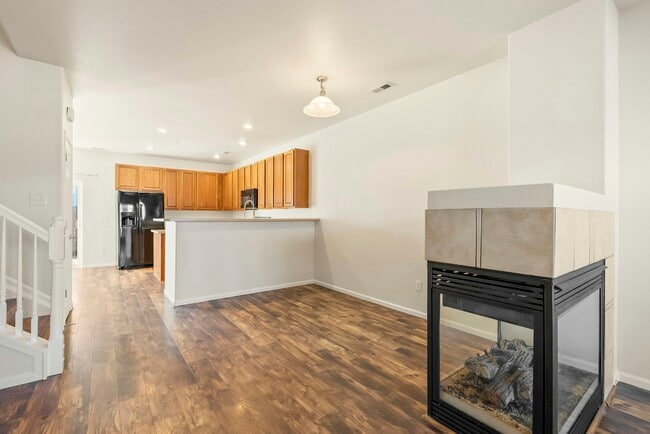 Photo - 2569 Shannara Grv