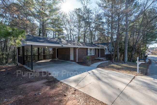 Photo - 465 N Hairston Rd House