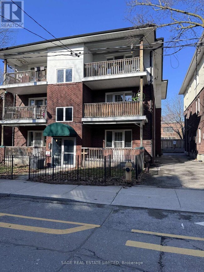 Photo - 302 Sumach St Unit 1