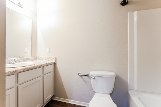 Photo - 1901 Sebastian St
