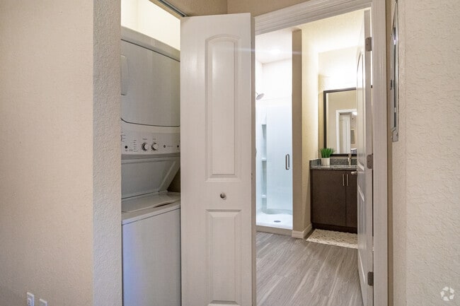 Studio -615SF - Key Largo - The Bergamot Apartments On 780