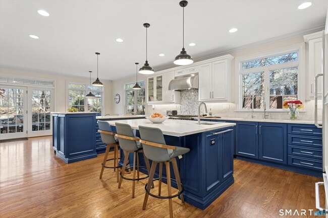 Photo - 166 Edward Pl