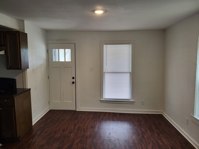 Photo - 1000 N Poplar St Unit A