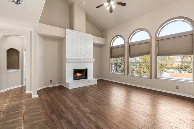 Photo - 419 Coyanosa Falls