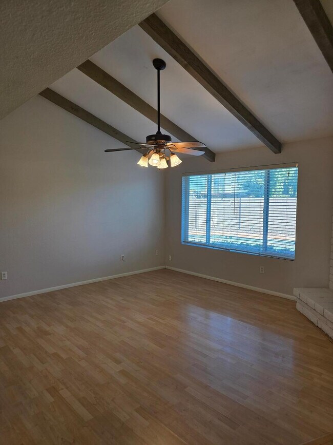 Photo - 1615 W Summit Pl