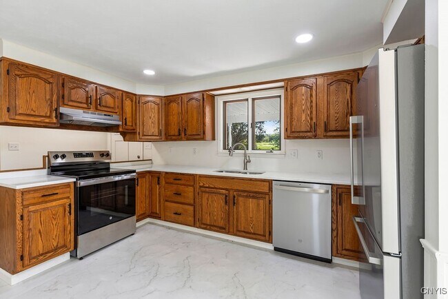 Building Photo - 3183 Mohawk St