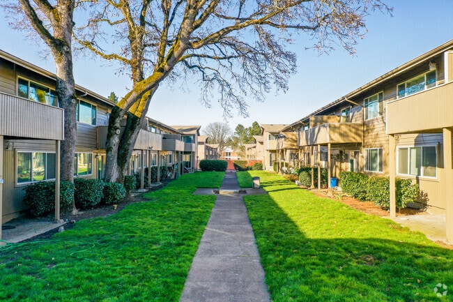 Building Photo - Country Oaks Rental