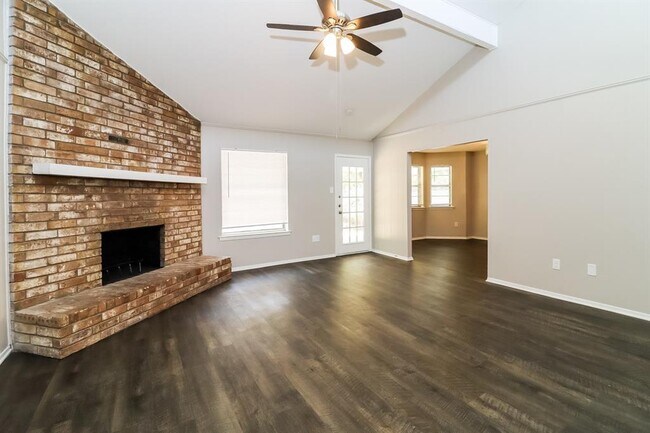 Photo - 2000 Sexton Dr