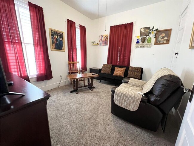 Photo - 916 Avenue H Unit Up