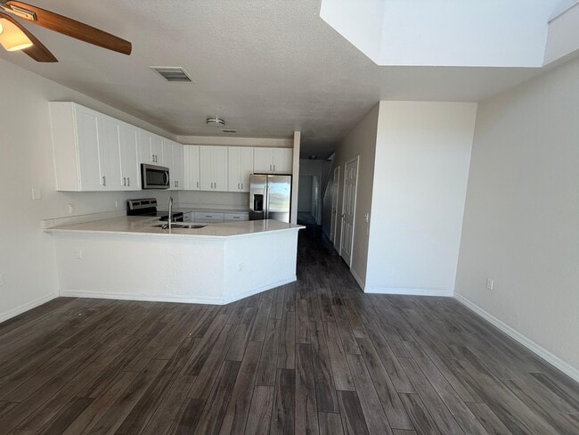 Photo - 2003 Claudia Ln