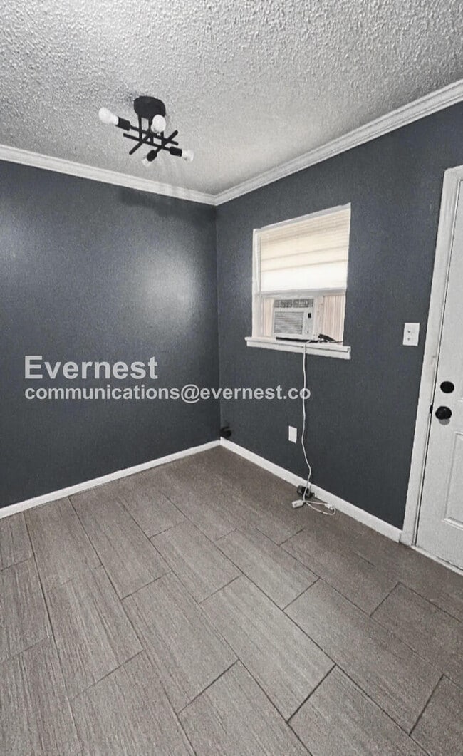 Photo - 4922 E Willow St Unidad a