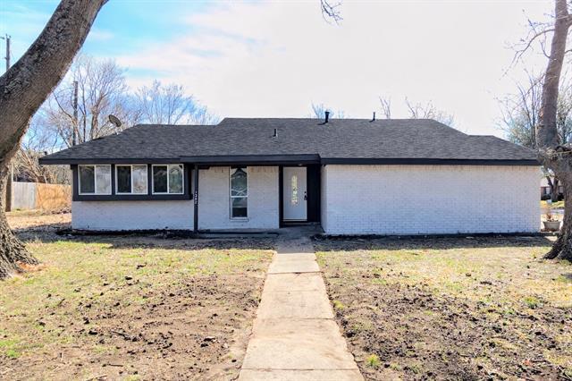 Photo - 1302 La Salle Dr