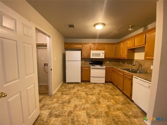 Building Photo - 3107 Yaupon Rd Rental
