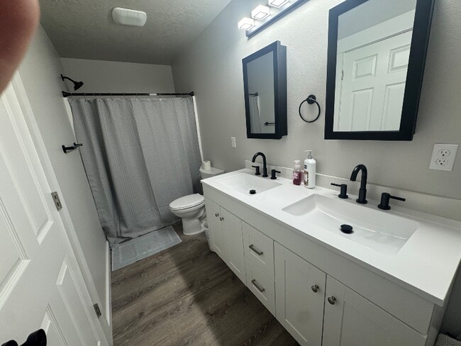 Photo - 427 SE Inlet Ave