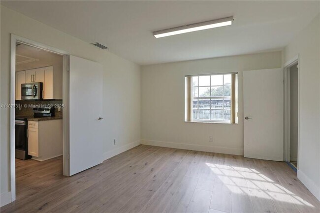 Photo - 4 bedroom in Pembroke Pines FL 33024