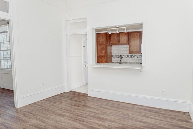 Building Photo - 1614 Ave M 1/2