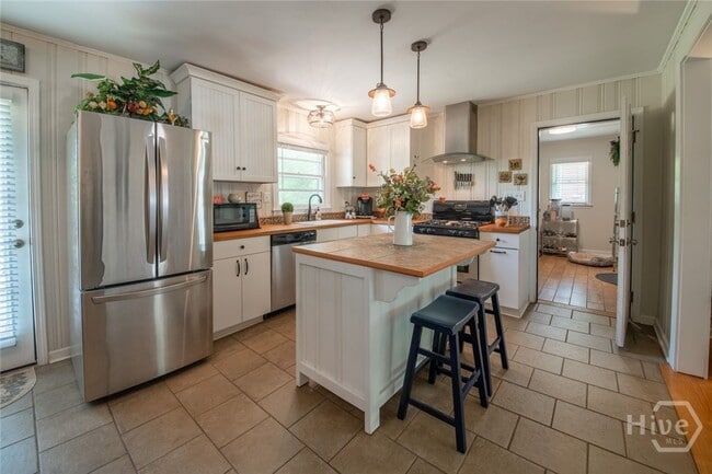 Photo - 180 Sherwood Dr