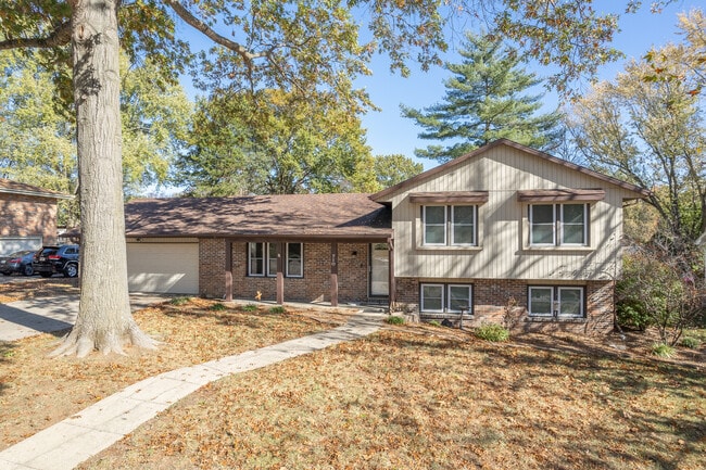 Building Photo - 710 Earl Lee Dr