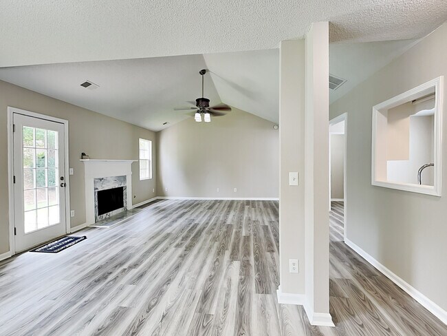 Photo - 220 Ashland Manor Dr