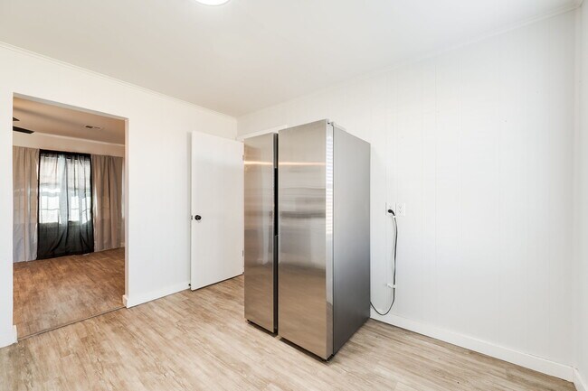 Photo - 314 W 36th St