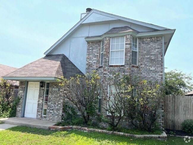 Building Photo - Rare 4 bedroom 2 bath in Moore Schools. 2 ... Rental