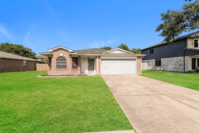 Building Photo - 18034 Lago Forest Dr
