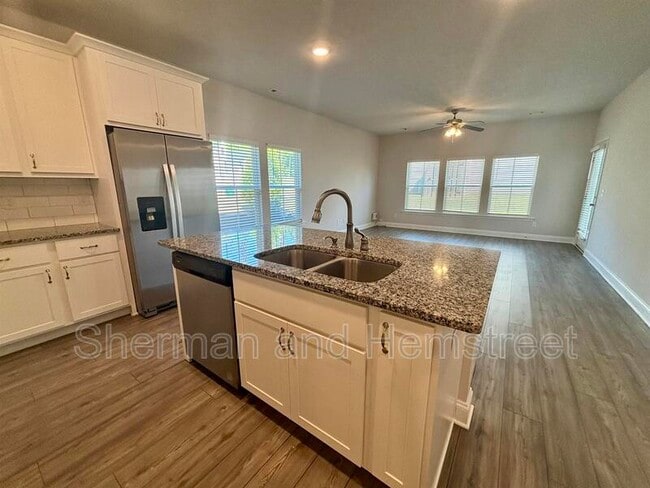 1101 Clareton Dr