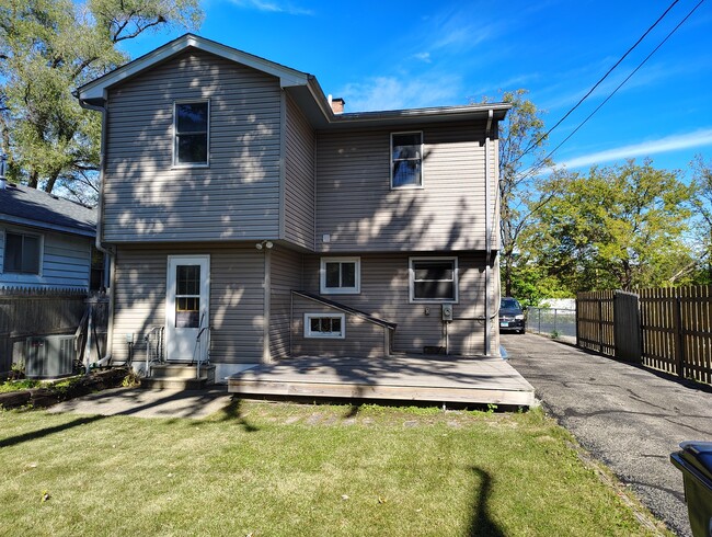 Photo - 35W325 Lambert Ave