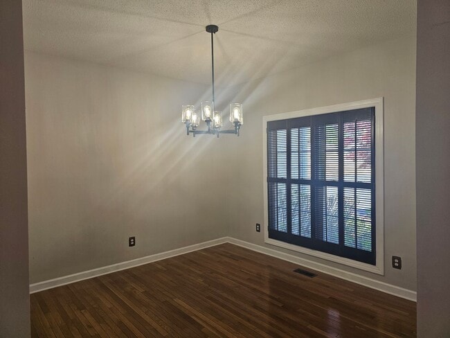Photo - New Listing!!!