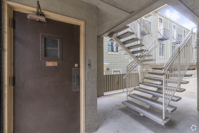 Ascensor del primer piso - 2540 Regent St