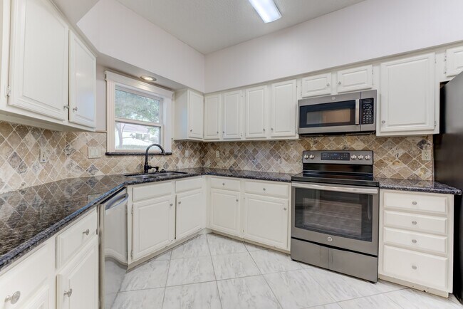 Photo - 1039 Fountain View Dr