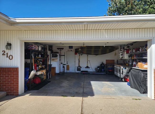 Photo - 210 NE 12th Street Pl