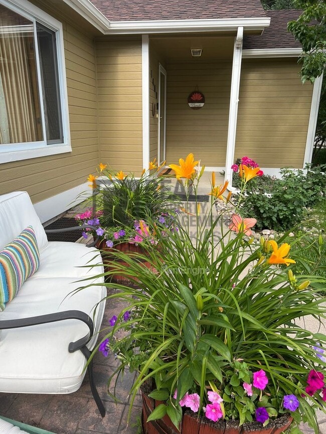 Building Photo - 1400 Hastings Dr