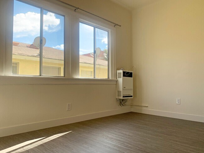 Photo - 1623 Mariposa Ave Unit 103