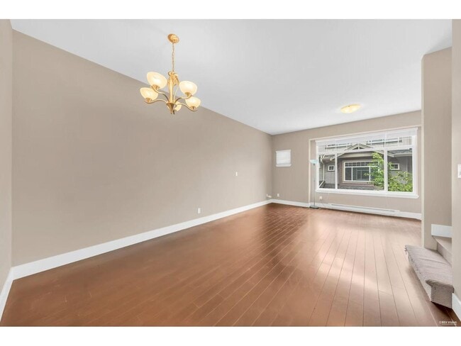 15933-1586A 86a Ave