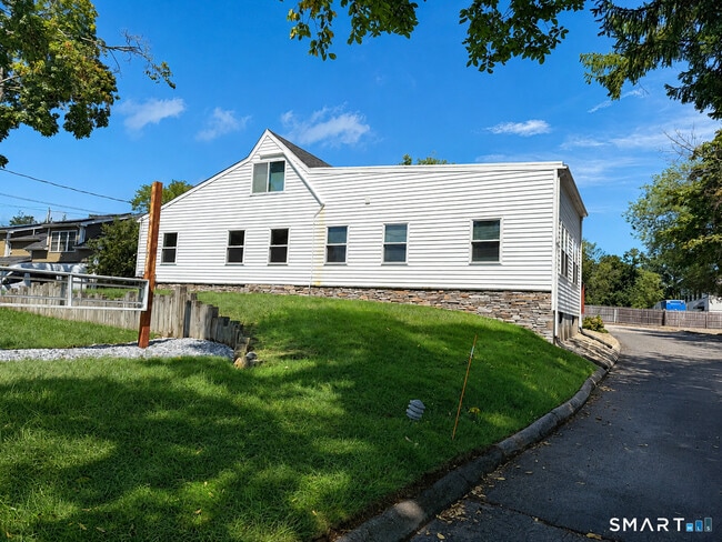 Photo - 311 Racebrook Rd