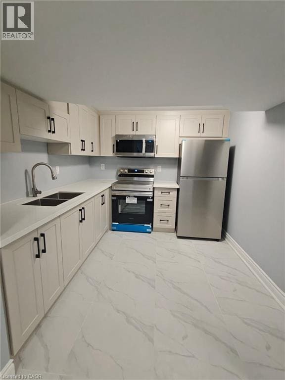 Photo - 28 Crossmore Cres