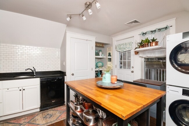 Photo - 83 Orange St Unit 2