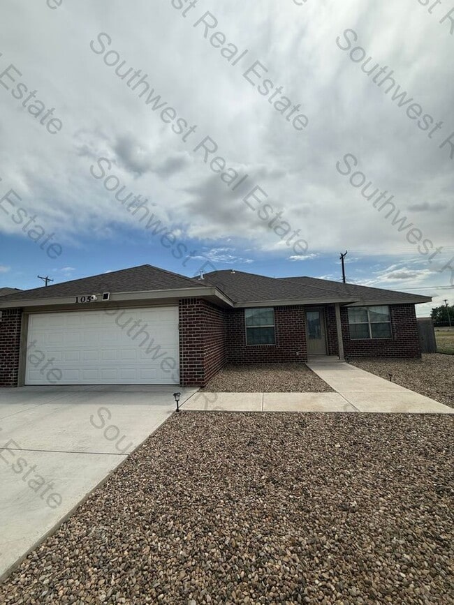 Building Photo - Beautiful 3-bedroom 2 bath brick home- Small Pet Allowed