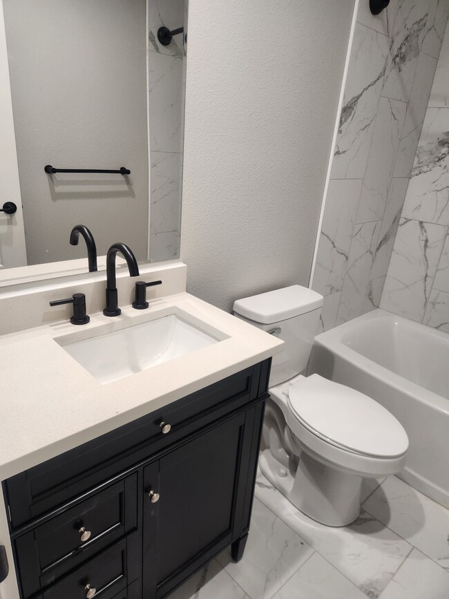 Photo - 215 Ridgeway St Unit 215A