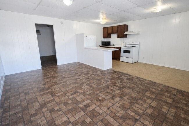 Photo - 315 Gaiety Ln