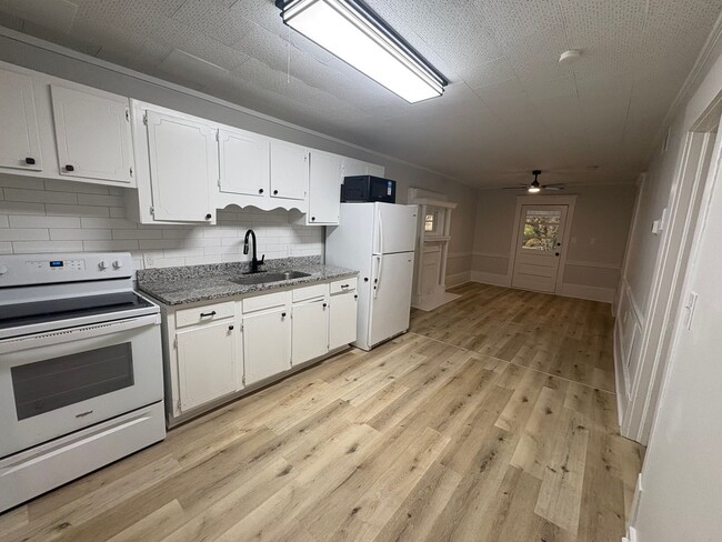 Photo - 2423 Patria St Unit 1