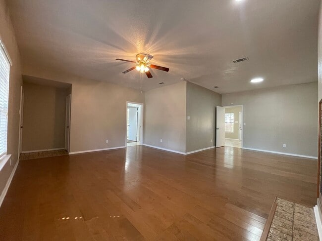 Photo - AVAILABLE NOW 2 BEDROOM 2 BATH TOWNHOME IN...