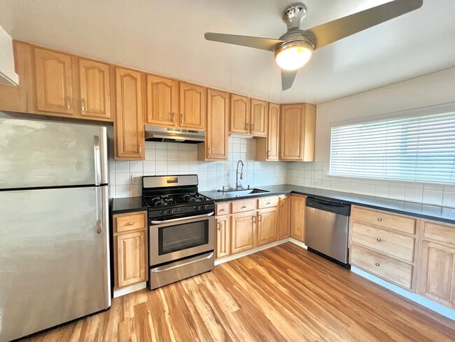 Building Photo - 871 Sonoma Ave Rental