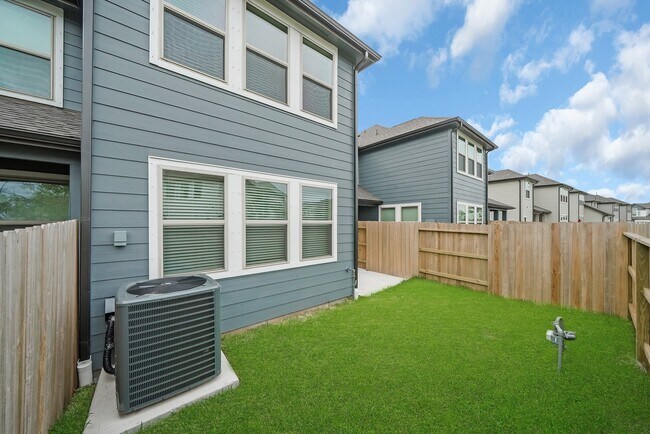 Photo - 5606 Hyde Park Dr