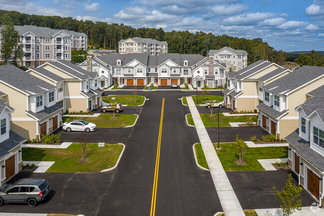 Exterior - The Cove at Gateway Commons Townhomes