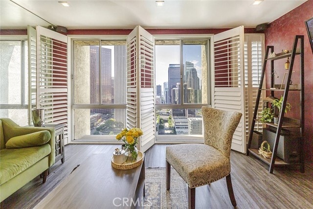 Photo - 800 W 1st St Unidad 2506