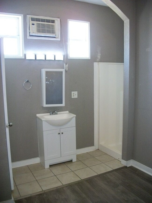 Photo - GREAT RENTAL NEAR DOWNTOWN!
