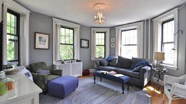Building Photo - 110 Riverway Unit 14
