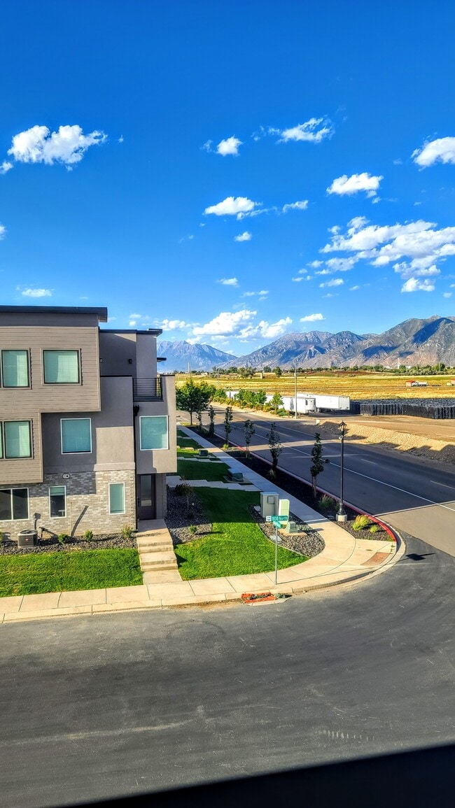 Photo - 1866 N 460 W